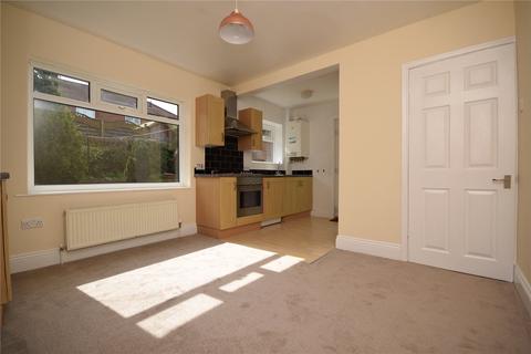 3 bedroom semi-detached house to rent, Calverley Gardens, Leeds, West Yorkshire