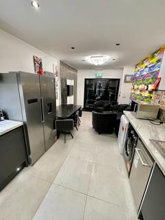 7 bedroom terraced house to rent, Beech Grove, Manchester