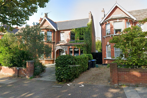 2 bedroom apartment to rent, Walm Lane, Willesden, London NW2