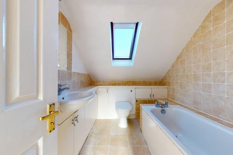 2 bedroom apartment to rent, Walm Lane, Willesden, London NW2