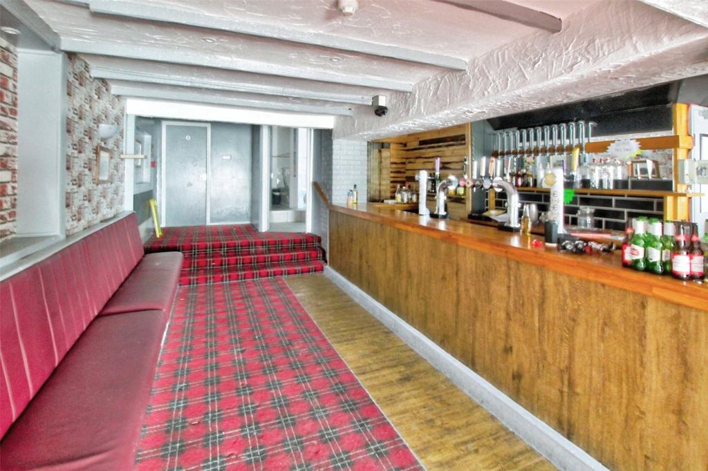 Seating Area & Wc