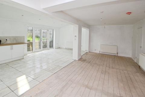 4 bedroom detached house for sale, The Croft, Glossop SK13