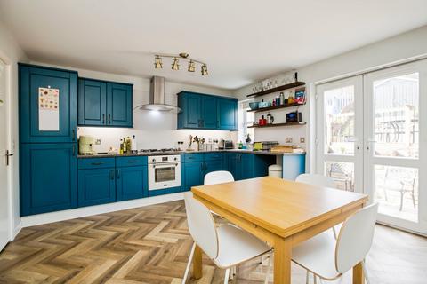 22 Daisy Hill Close, Luddendenfoot, Halifax, HX2 6NZ