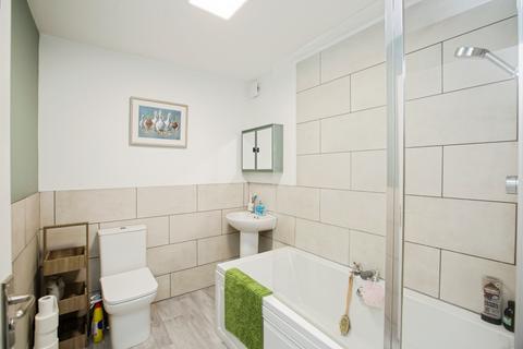 22 Daisy Hill Close, Luddendenfoot, Halifax, HX2 6NZ
