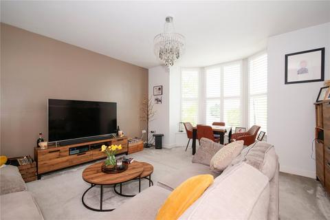 2 bedroom flat for sale, Browgate, Shipley BD17