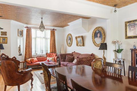 undefined, Isleworth TW7