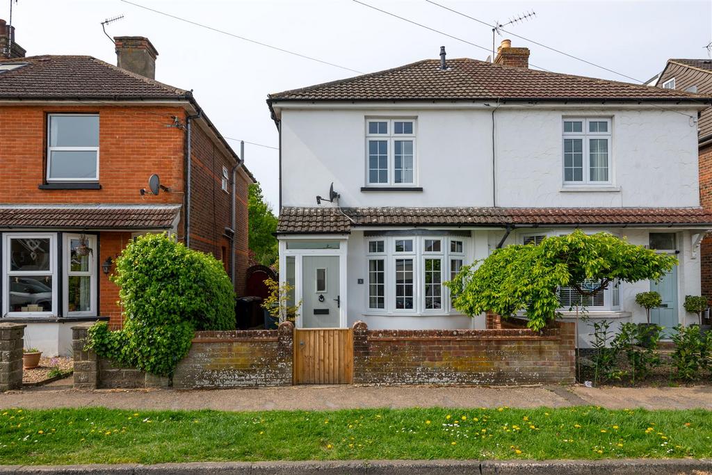 3 Hurst Road externals-19.jpg