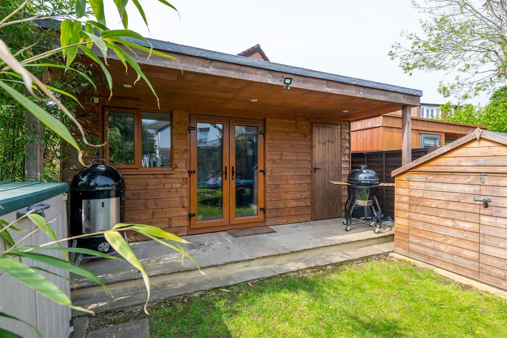 3 Hurst Road externals.jpg