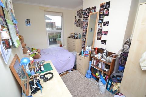 3 bedroom detached house to rent, Derby Street, Beeston NG9