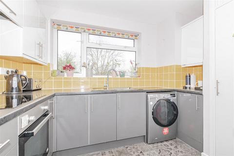 141 Wessex Drive, Erith, DA8 3AH