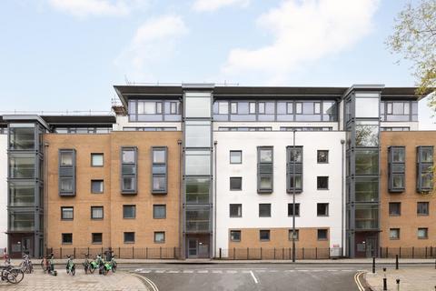 2 bedroom flat for sale, Deanery Road, City Centre
