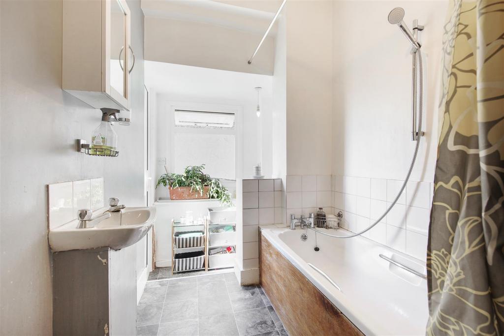 76 Sandringham Road - 3 Ryxg4 Le4 EB4 Nz Gp PVho.jpg