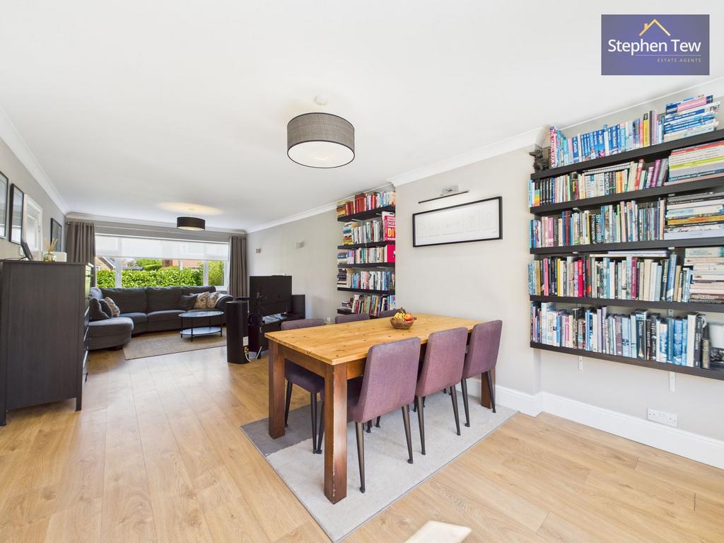 Lounge/Dining Room