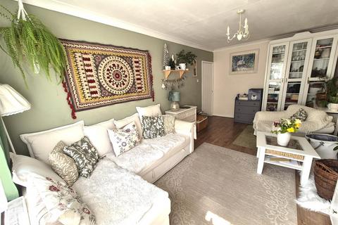 2 bedroom detached bungalow for sale, Alder Road, Poole BH12
