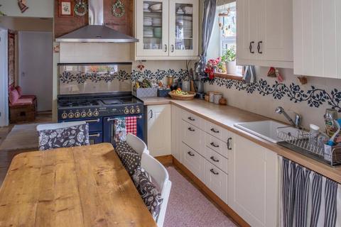 2 bedroom detached bungalow for sale, Alder Road, Poole BH12