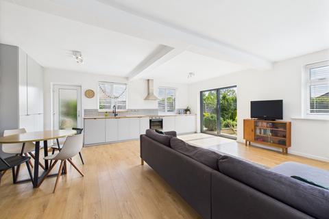 23 Barons Way, Northampton, NN2 8HP