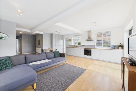 23 Barons Way, Northampton, NN2 8HP