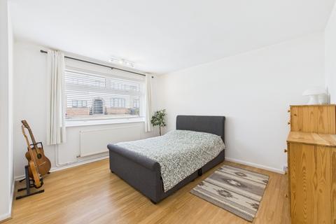 23 Barons Way, Northampton, NN2 8HP