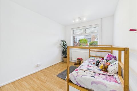 23 Barons Way, Northampton, NN2 8HP