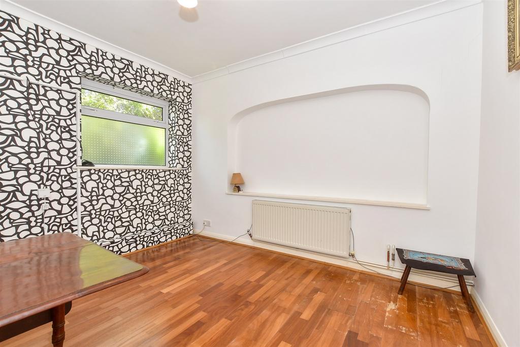 Office / Bedroom 5