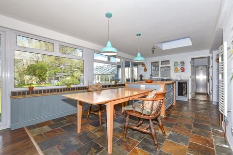 5 bedroom detached house for sale, Hythe Road, Dymchurch, Romney Marsh, Kent
