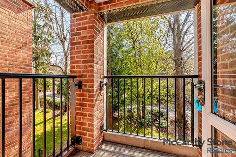 1 bedroom apartment for sale, Dukes Ride, Crowthorne, Berkshire,