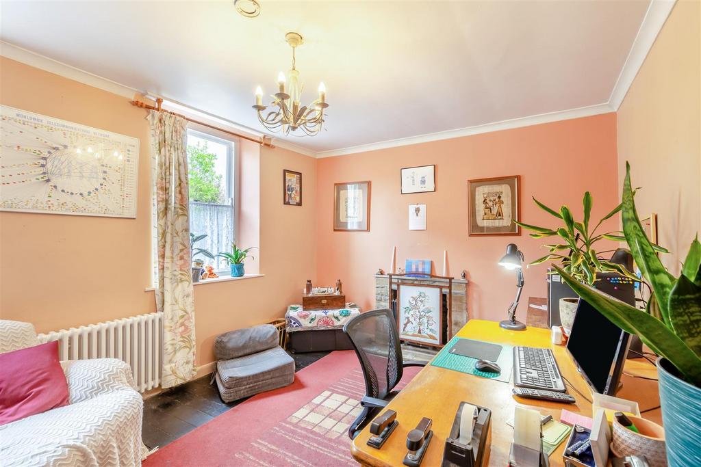 8645288-interior06.jpg