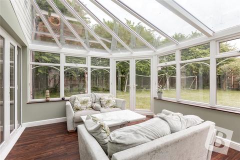 1 Birchfield, North Stifford, Grays, RM16 5UU