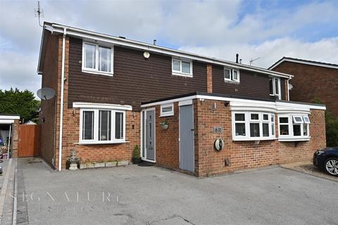 6 Fieldway, Bovingdon, Hemel Hempstead, HP3 0EY