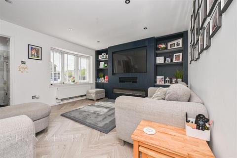 6 Fieldway, Bovingdon, Hemel Hempstead, HP3 0EY