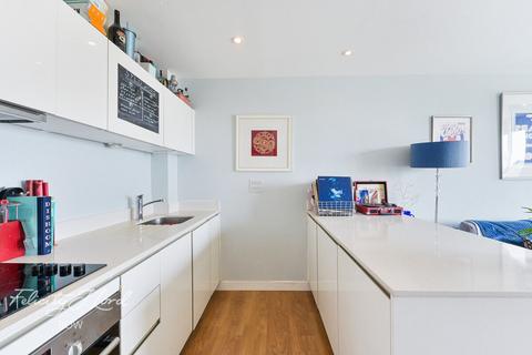 1 bedroom apartment for sale, Seven Sea Gardens, London
