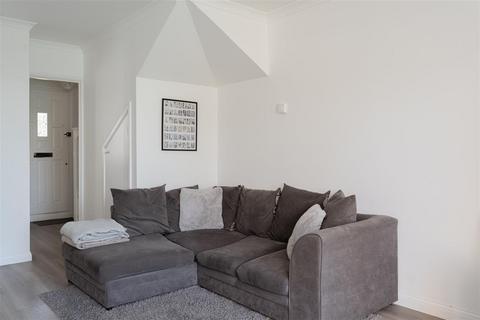 2 bedroom semi-detached house for sale, Wordsworth Mead, Redhill