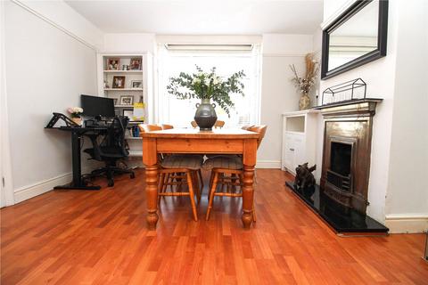 153 Croft Road, Swindon, SN1 4DS