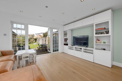 Garranmore Pine Grove, Weybridge, KT13 9BG