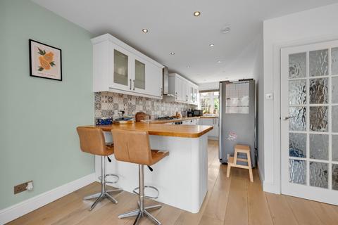 Garranmore Pine Grove, Weybridge, KT13 9BG