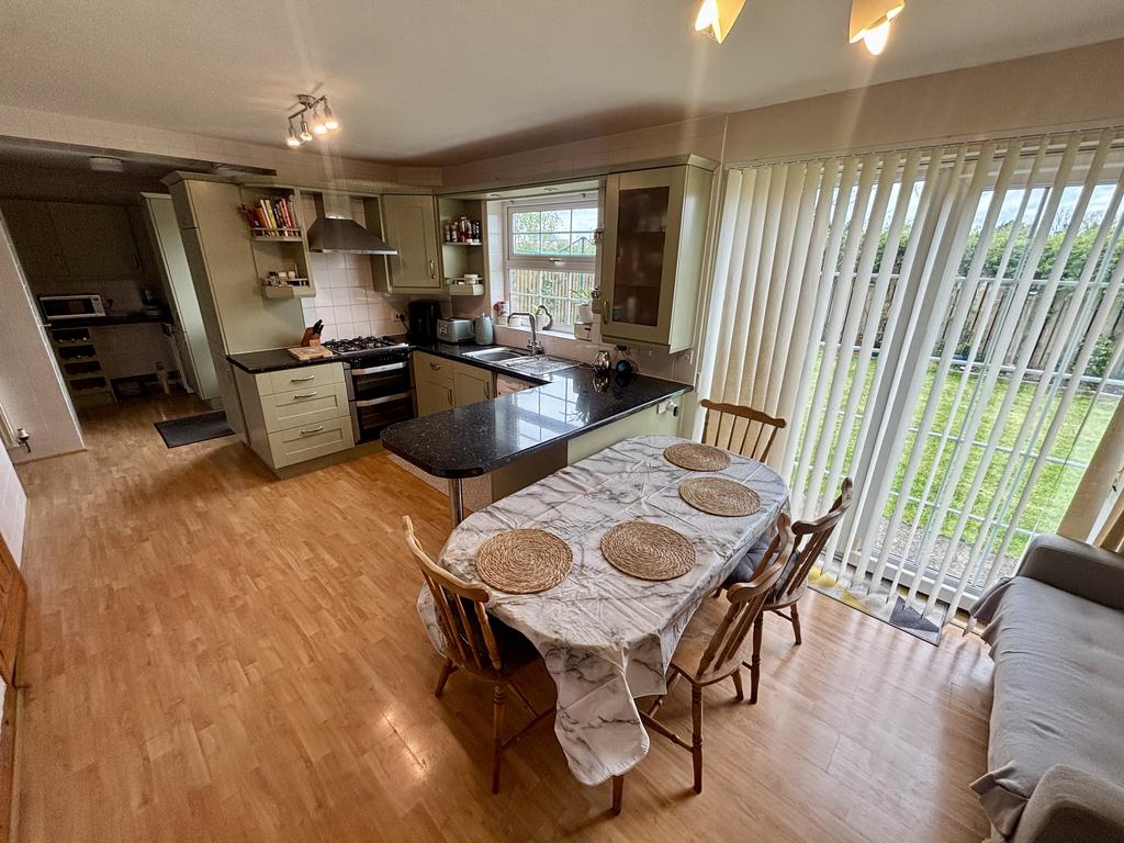 Kitchen/diner (third image)