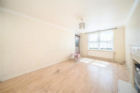 2 bedroom flat for sale, Le May Avenue, London SE12