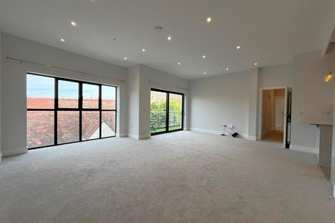 2 bedroom apartment to rent, St. Johns Lane, Gloucester