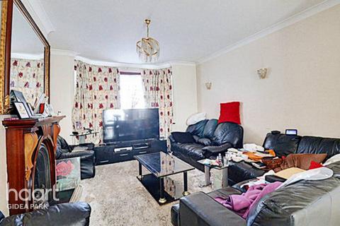 4 bedroom semi-detached house for sale, Heath Park Road, Romford, RM2 5XA