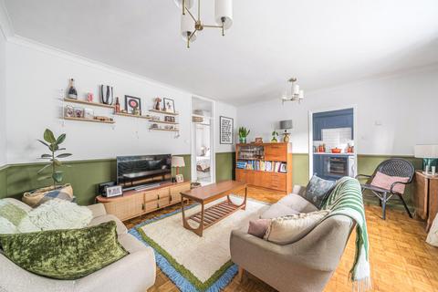 2 bedroom flat for sale, Arlington Lodge, Monument Hill, Weybridge, KT13