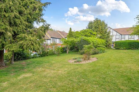 2 bedroom flat for sale, Arlington Lodge, Monument Hill, Weybridge, KT13