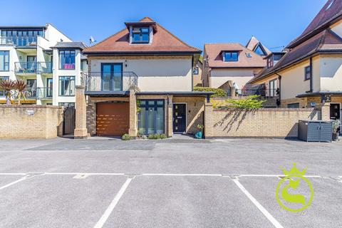 4 bedroom detached house for sale, Wyndham Road, Poole BH14
