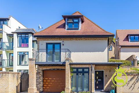 4 bedroom detached house for sale, Wyndham Road, Poole BH14