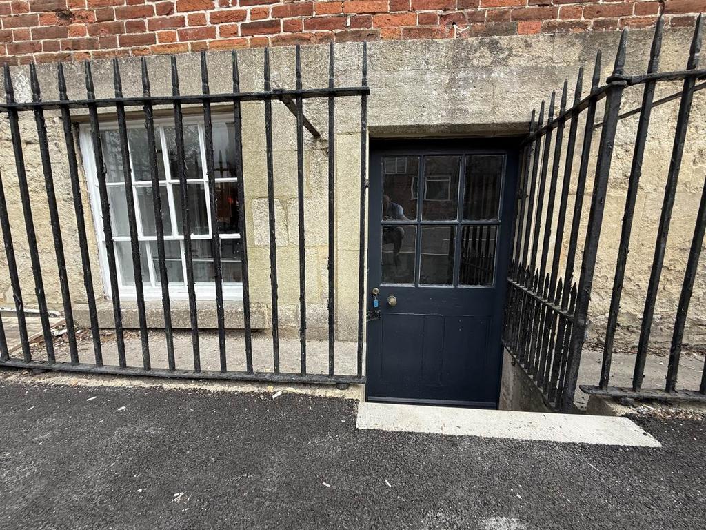 Gate