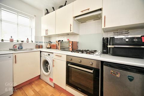 1 bedroom end of terrace house for sale, Farrow Close, Luton, Bedfordshire, LU3