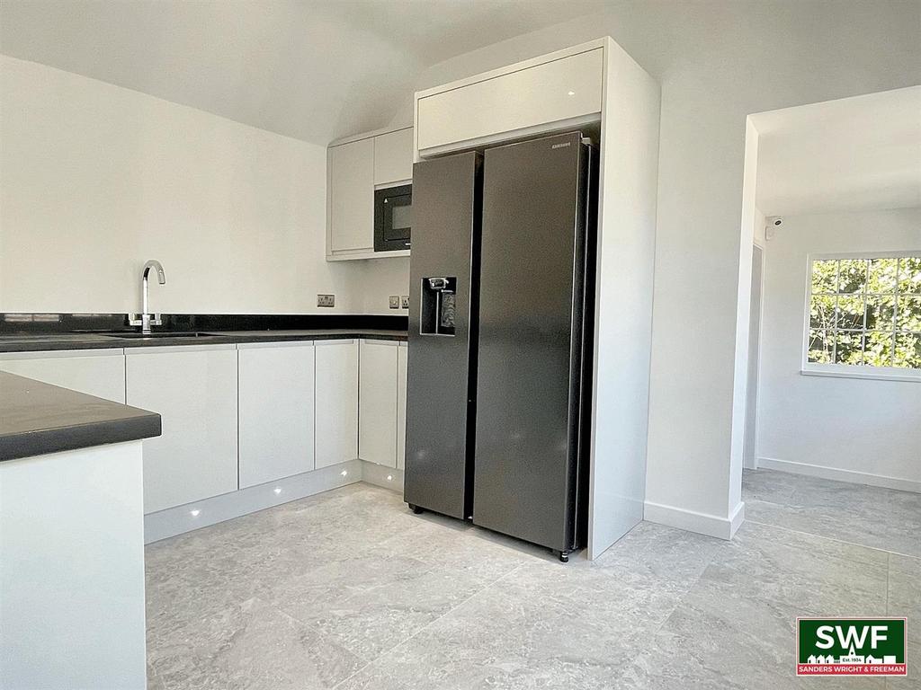 Kitchen1.jpg