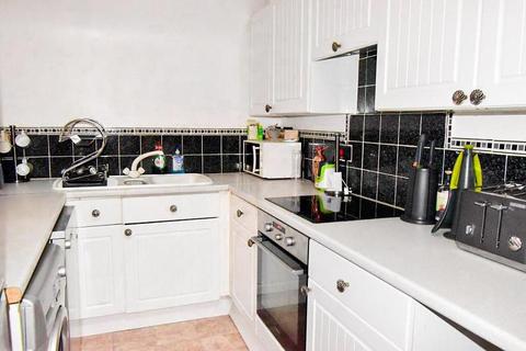 2 bedroom flat to rent, Portsmouth PO2