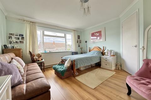 6 Arundel Close, Exeter, EX2 8UQ
