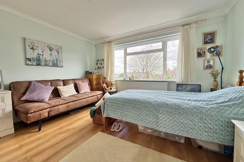 6 Arundel Close, Exeter, EX2 8UQ
