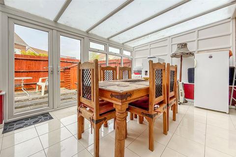 15 Cheal Way, Wick, Littlehampton, BN17 6FL